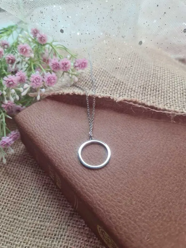CIRCLE NECKLACE