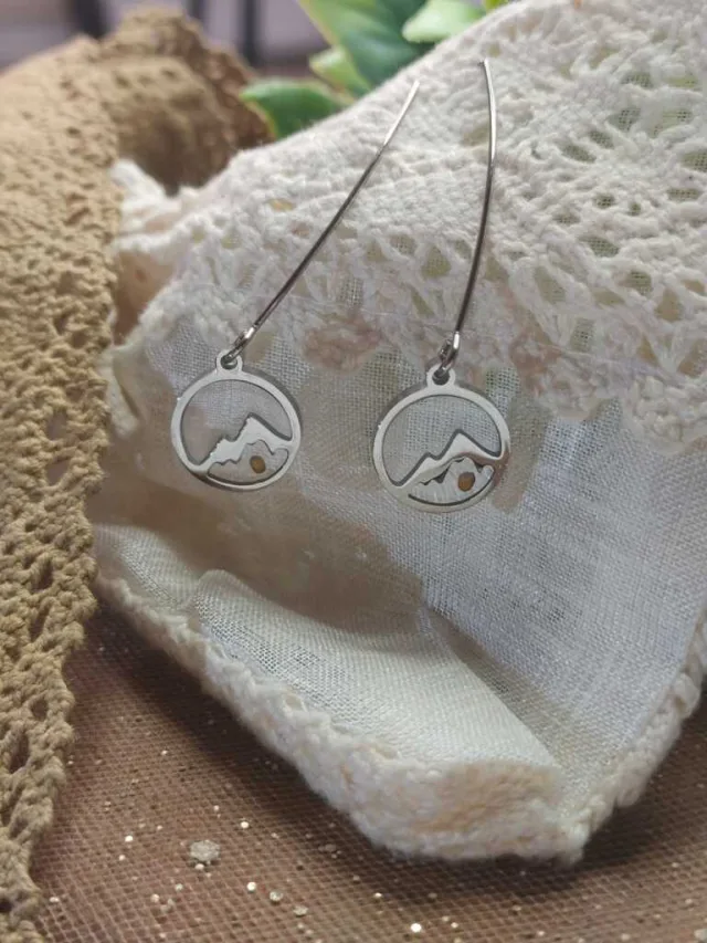 ELEGANT MUSTARD SEED EARRINGS