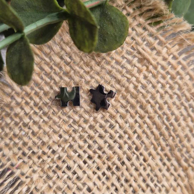PUZZLE STUD EARRINGS