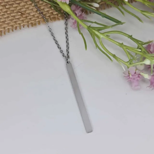 BAR NECKLACE