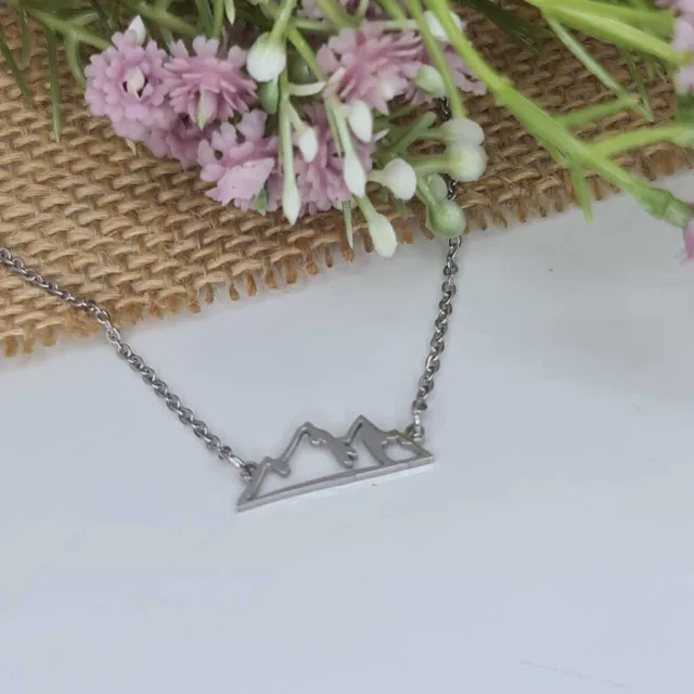 MOUNTAIN NECKLACE