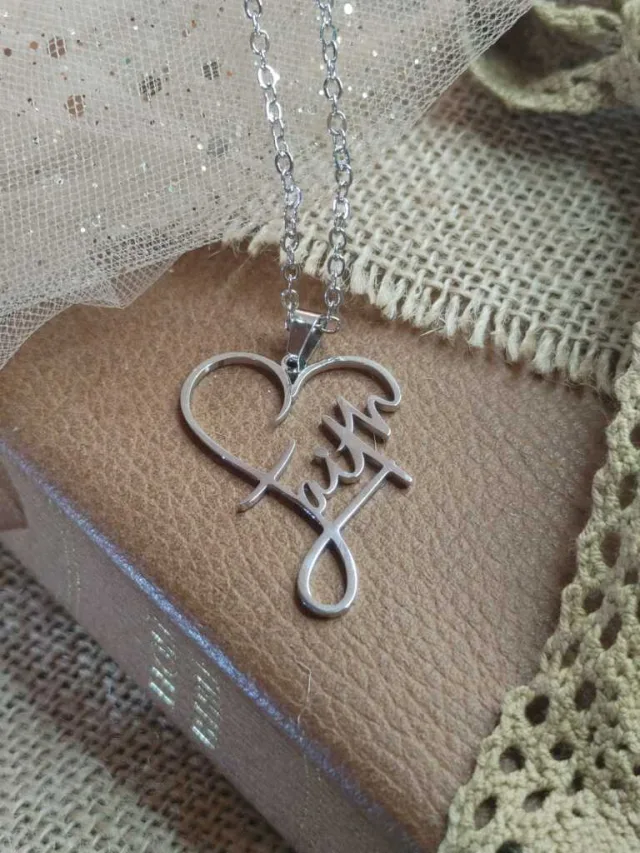 FAITH HEART NECKLACE