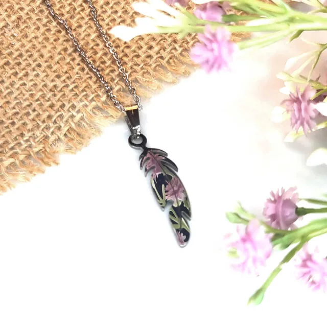 FEATHER NECKLACE