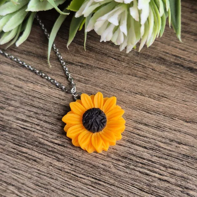 SUNFLOWER NECKLACE