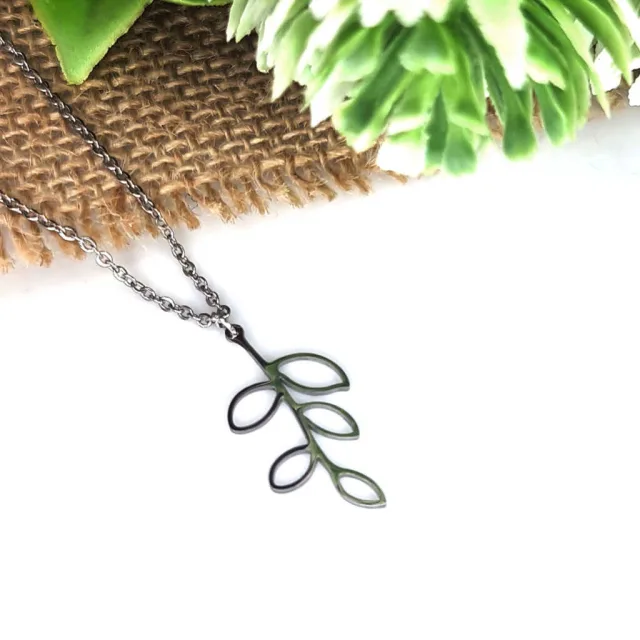 OLIVE BRANCH NECKLACE