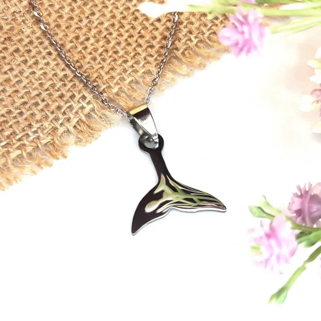 WHALE TAIL NECKLACE