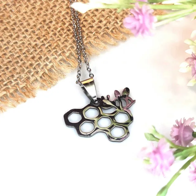 BEEHIVE NECKLACE