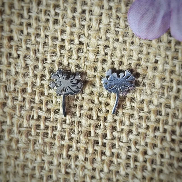 DANDELION STUD EARRINGS