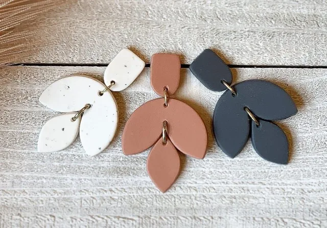 DROP EARRINGS, ASSORTED