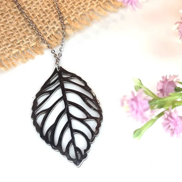 LEAF NECKLACE