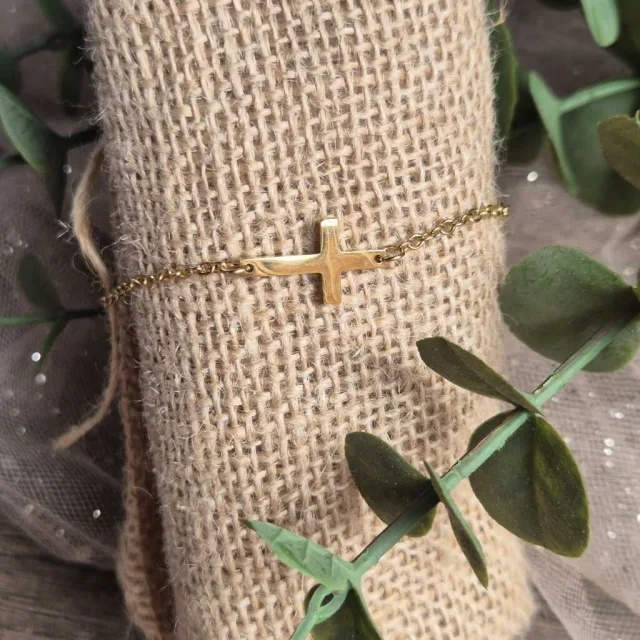 CROSS BRACELET, GOLD