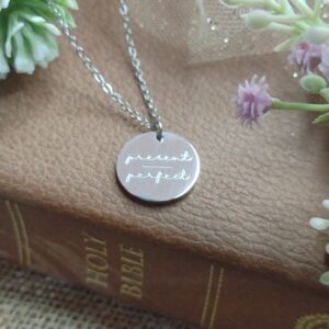 PRESENT OVER PERFECT DISC NECKLACE