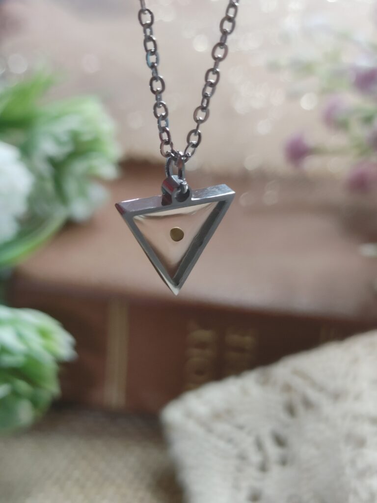 TRIANGULAR MUSTARD SEED NECKLACE