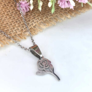 ROSE NECKLACE