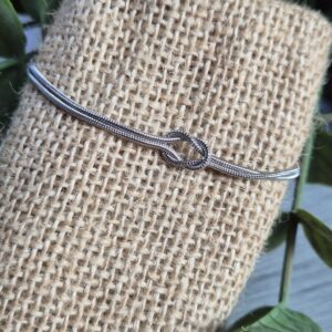 KNOT BRACELET