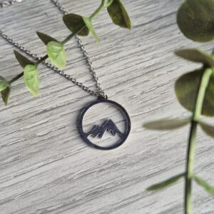 MOUNTAIN NECKLACE